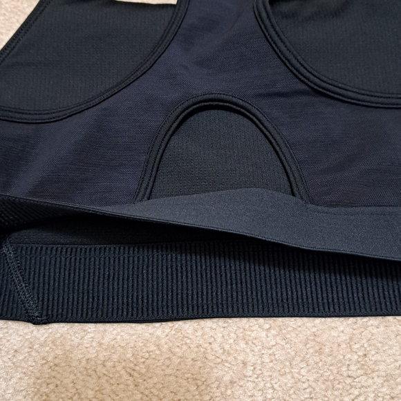 New! Under Armour Sports Bra Compression Women's Medium Black Heat Gear Active - Picture 11 of 13